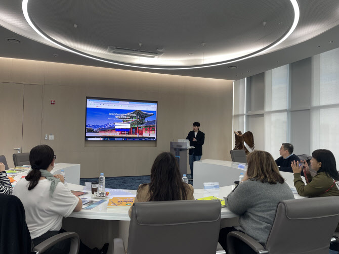 "We Want to Learn Korean Language Teaching Methods"… U.S. Education Officials Visit Visang Education