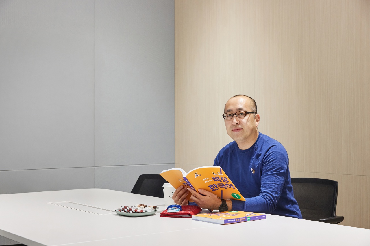 Expanding online classes outside of Kazakhstan, strengthening EPS-TOPIK courses and visa acquisition training courses